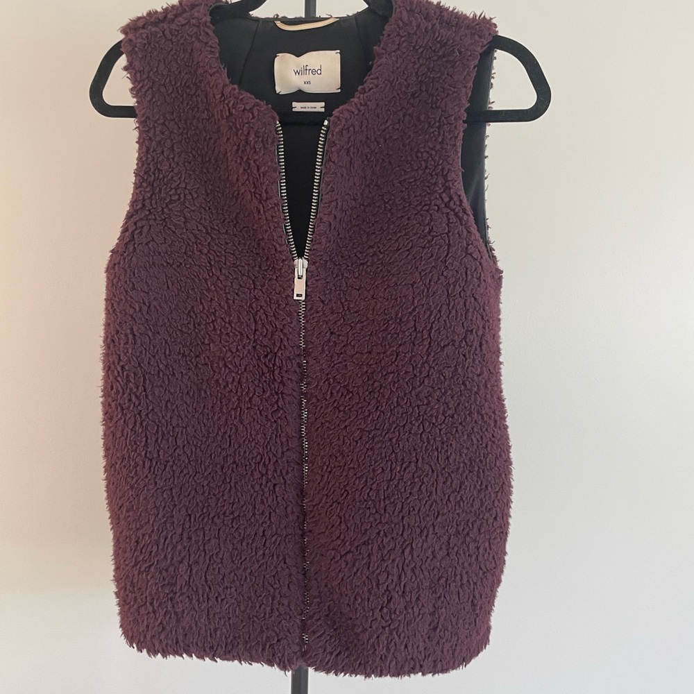 Aritzia Wilfred Chateau Vest in Maroon Size XXS
